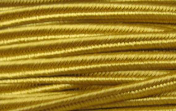 Geltonos aukso spalvos (4203) sutažo juostelė