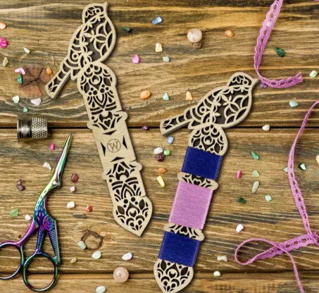 .Medinės ritės siūlams Paukštukai (Wonderland FLC-097)