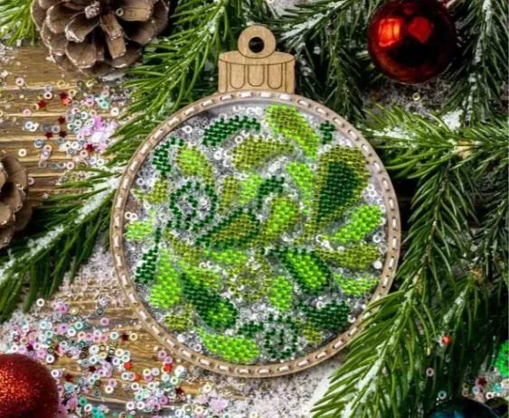 ,Siuvinėjamas karoliukais ant plastiko žaisliukas su žiemos žalumynais (Wonderland FLPL-062)